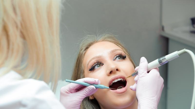 بروساژ دندان | بهترین دندانپزشک اصفهان