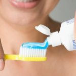 انتخاب مسواک و خمیردندان مخصوص کامپوزیت دندان | بهترین دندانپزشک اصفهان | دکتر حمید رضویان