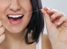 اهمیت استفاده صحیح از نخ دندان برای حفظ سلامت لثه